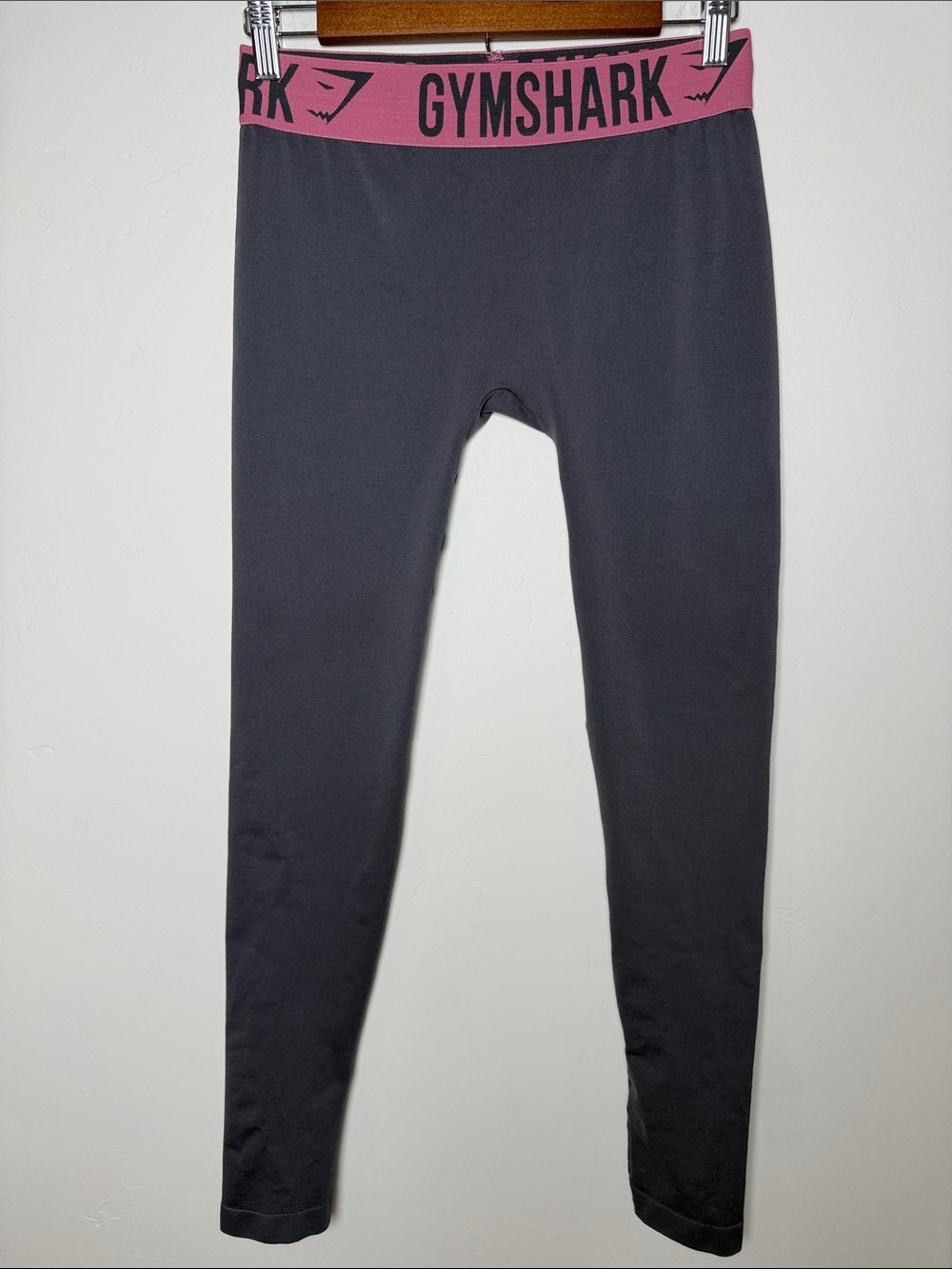 Gymshark Gray and Pink Leggings low rise workout gym EUC activewear y2K Small